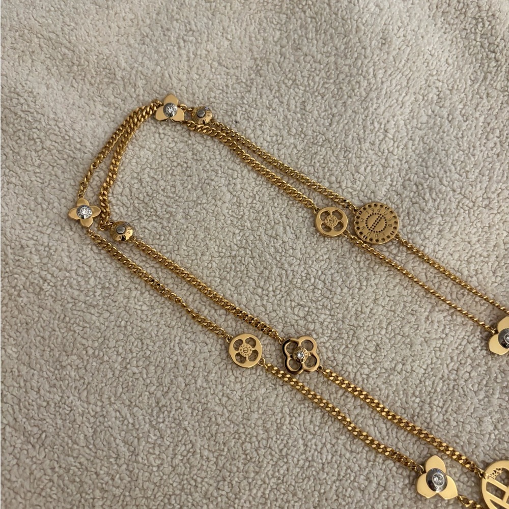 Henry Bendel gold necklace
